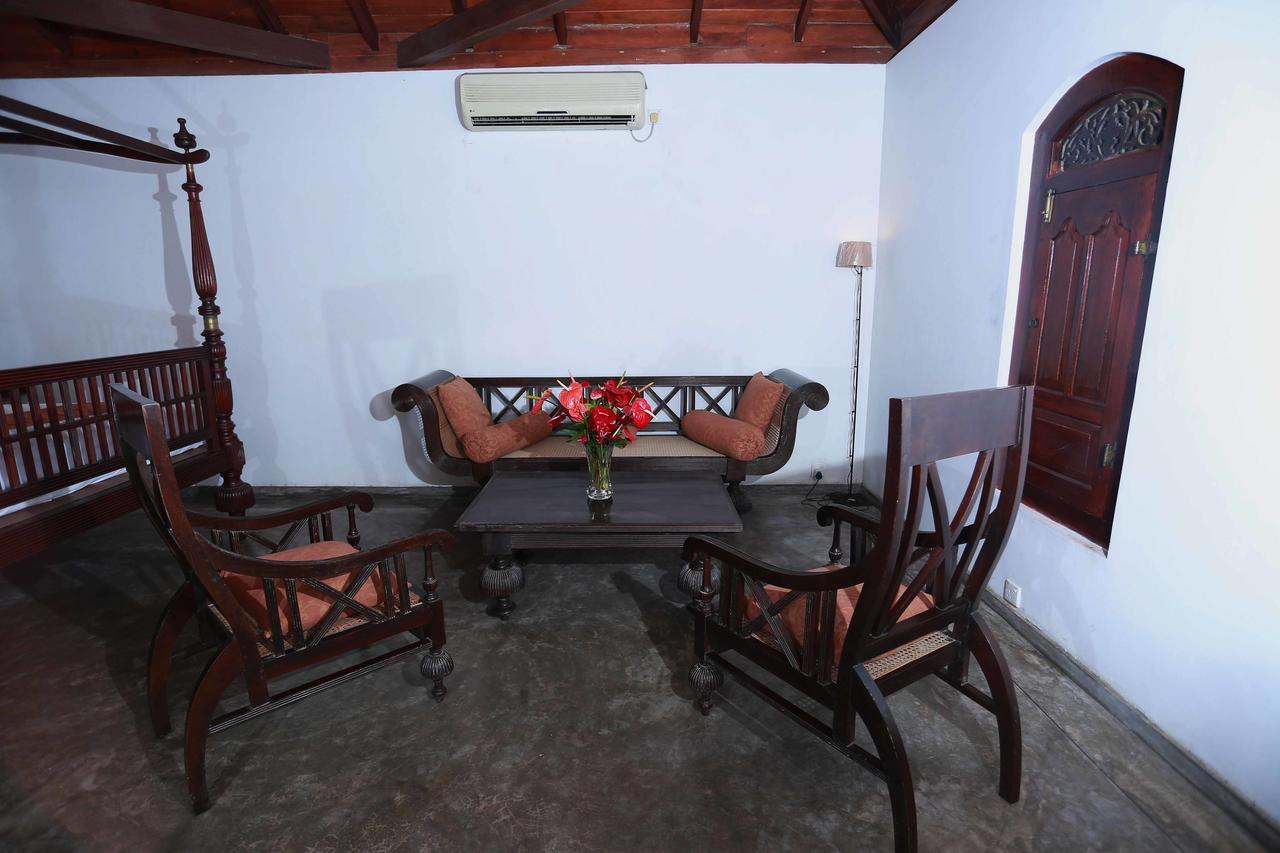 Villa Kusum Хиккадува Экстерьер фото
