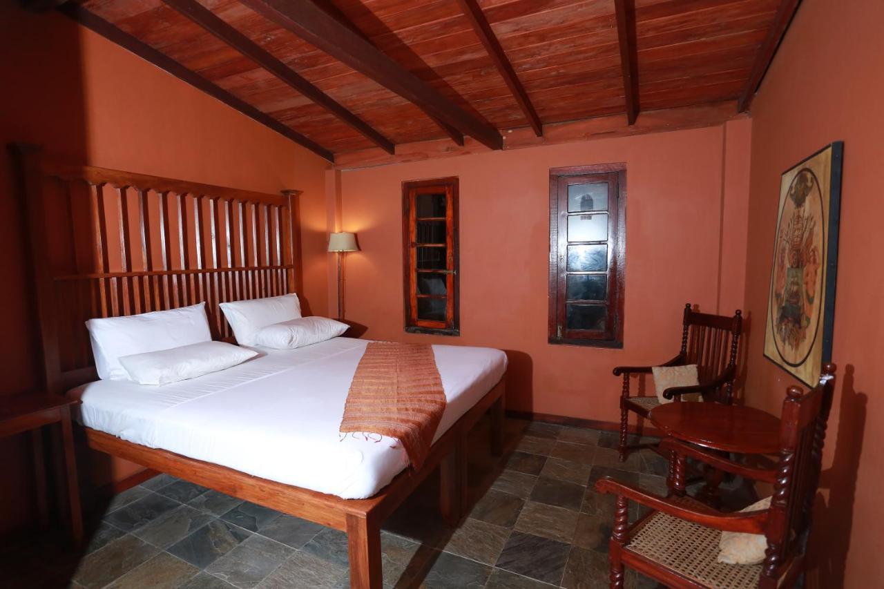 Villa Kusum Хиккадува Экстерьер фото