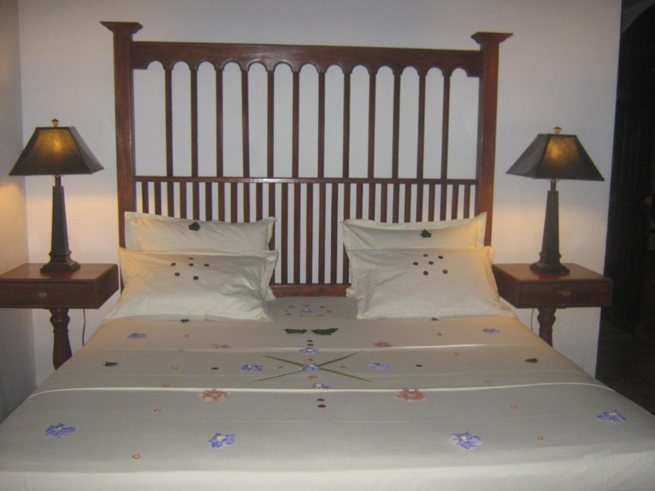Villa Kusum Хиккадува Экстерьер фото