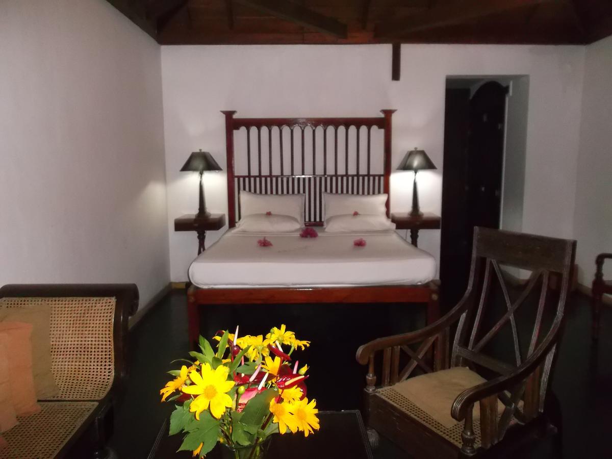 Villa Kusum Хиккадува Экстерьер фото