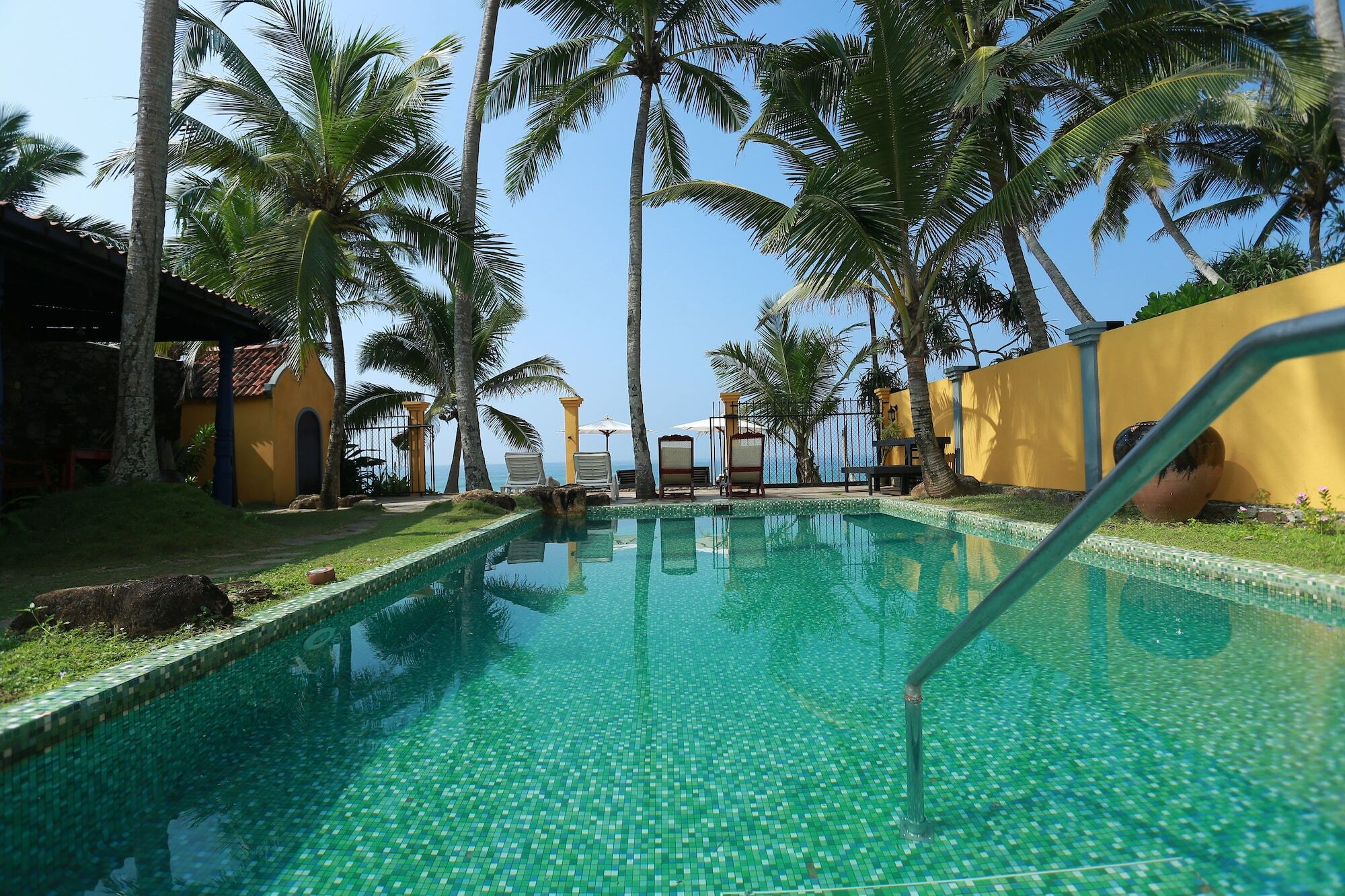 Villa Kusum Хиккадува Экстерьер фото